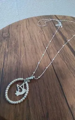 白い鳥　ネックレス