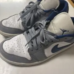 ナイキ エアジョーダン1 low