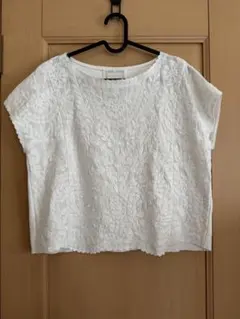 BEARDSLEY 刺繍 半袖カットソー ホワイトのサムネイル