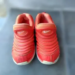 Nike ダイナモ オレンジ スニーカー