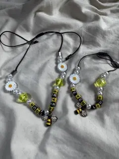 花と蜂モチーフのネックレス、ブレスレットセット