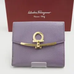 【未使用に近い】Ferragamo ガンチーニ　クロージャー　ロゴ　フラップ