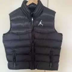 【新品】ナイキ ジョーダン ダウンベスト 中綿 黒　メンズXLサイズ ジョーダン Jordan ブラック ダウンベスト XL