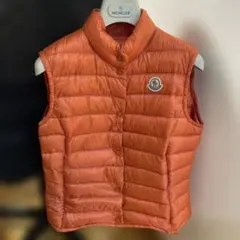 MONCLER オレンジ ダウンベスト