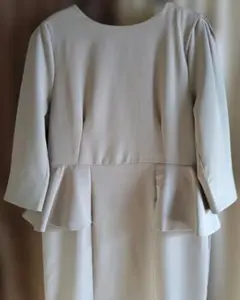 グレージュ 七分袖 ペプラム ワンピース