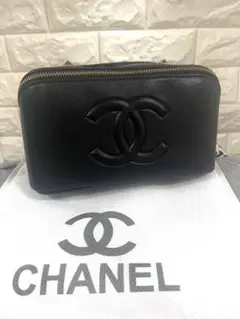 CHANELブラックレザーポーチのサムネイル