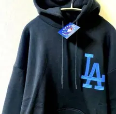 MLB ドジャース　 パーカー　裏起毛　スウェット　ロゴ刺繍バックデザイン 黒