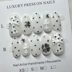 【オーダー作成】ネイルチップ　クロムネイル×ドット　クローバー