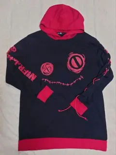 NieR clothing　長袖パーカー　黒×赤