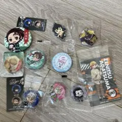 鬼滅の刃　くら寿司　ローソン　ステッカー　カンバッジ　ラバーアクセサリーおまけ付