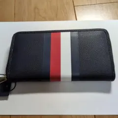 トミーヒルフィガーネイビージップアラウンド長財布　人気！