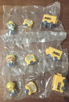 SKZOO スクールバス ガチャガチャ ポガリ ウルフチャン パピーム