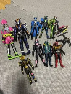 仮面ライダー検定「歴代ライダー大集合アクスタ 仮面ライダーギーツ