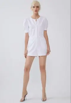 ZARA ポケット付きホワイトジャンプスーツのサムネイル