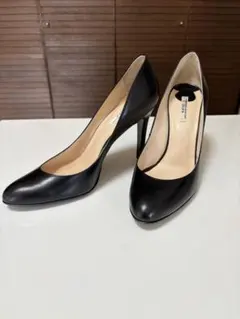 黒のレザーハイヒール