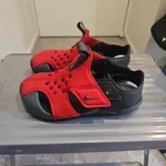 Nike キッズサンダル レッド/ブラック