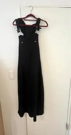 サロペット　スカート　ブラック