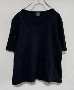 ローラアシュレイ　総柄薔薇刺繍入り　ブラック　クルーネック　カットソー　Lサイズのサムネイル