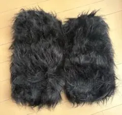 黒いファーレッグウォーマー