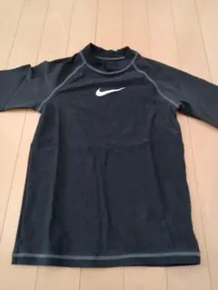 Nike ラッシュガード Sサイズ