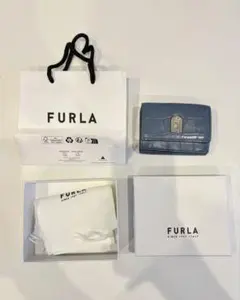 【FURLA】三つ折り財布