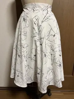 アンミール フラワープリント フレアスカートのサムネイル