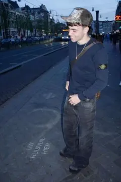 夏期限定セール 【正規】STONE ISLAND ブラック トレーナーのサムネイル