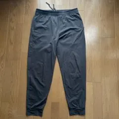 ユニクロ ウルトラストレッチアクティブジョガーパンツ Lサイズ ダークグレー