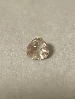 オレゴンサンストーン　0.848ct ラブラドライト　フェルスパー