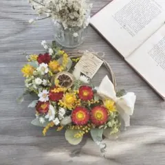 ミモザとオレンジの貝殻草　ドライフラワーハーフリース