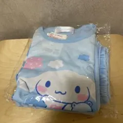 【値下げ不可】新品未使用　シナモンロール　パジャマ　上下　130㎝