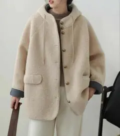 ベージュ フリースジャケット フード付　新品未使用