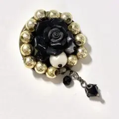 黒バラとゴールドカラーのハンドメイドブローチ A137