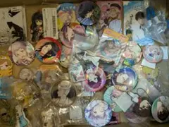 ７００点以上　１００サイズ　ノンジャンル　大量　缶バッジ　アクスタ　まとめ売り