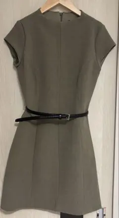 【美品】ZARA ベルト付きミニワンピースのサムネイル