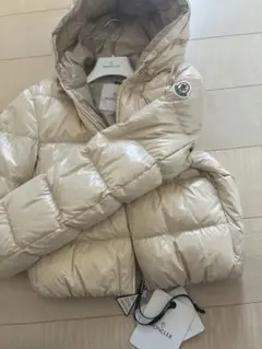 MONCLER ベージュ ダウンジャケット フード付き