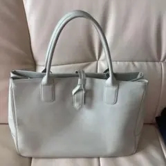 ホワイトレザー ショルダーバッグA4対応