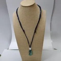 №1 翡翠 勾玉ペンダント レザーネックレス