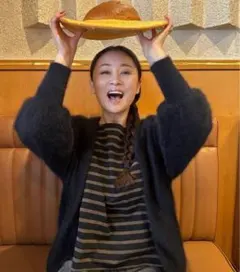 美品 雅姫さん着用Cloth&Closs BOX型ボーダーボートネックカットソー