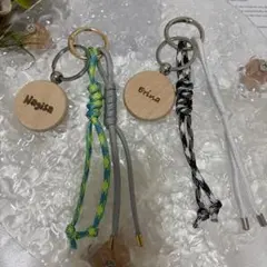 パラコードキーホルダー　レザーキーホルダー　名前入りキーホルダー　名入りギフト