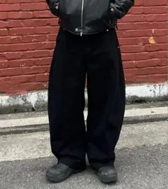 ブラックデニム　ワイドパンツ　バギー