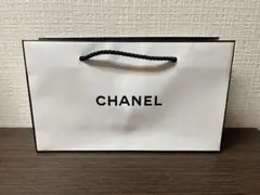 CHANEL ロゴ入り ホワイト紙袋
