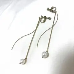 m*4様 【美品】揺れる　イヤリング　パール　ストーン付き