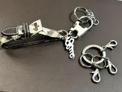【美品】バーバリーレザーノバチェック柄ベルトチャームキーリングキーホルダー2点
