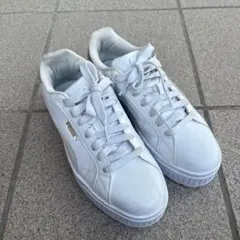 PUMA ホワイト スニーカー⭐︎24.5センチ 厚底のサムネイル