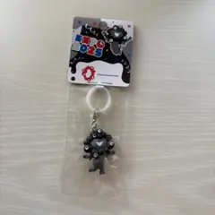 ミャクミャク キーホルダー 黒ミャクミャク キラキラ 黒ミャク - メルカリ