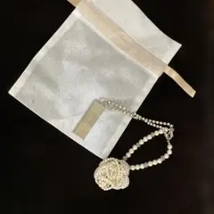 AUSTIN REED ホワイトパールチャーム