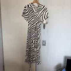 H&M ゼブラ柄 半袖シャツワンピース Sサイズのサムネイル