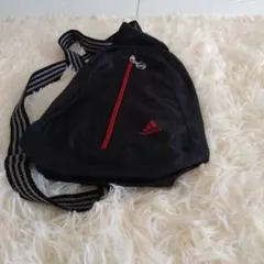 adidas ボディバッグ 黒/赤