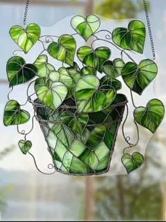 ポトス　ハートの葉っぱ　ステンドグラス風　サンキャッチャー　光　幸福